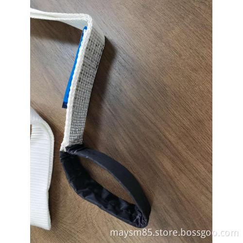 Lifing sling with one reinforced eye